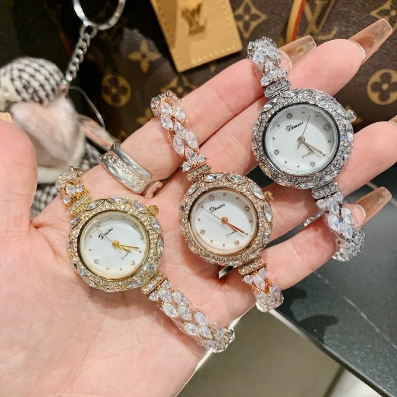 Exquisite and stylish Korean-style women's bracelet watch, a new light luxury high-value women's watch, suitable for women.