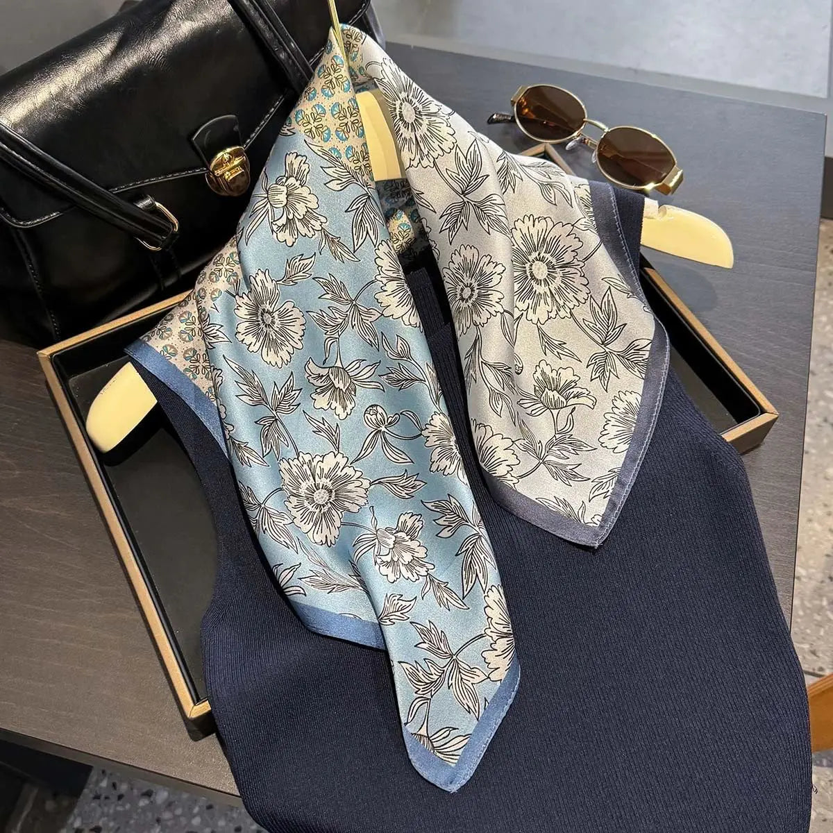 New Pure Silk Scarf Women Fashion 100% Mulberry Silk 53cm Square Scarves Shawl Pashmina Poncho Hijab Neckerchief Foualrd Bandana