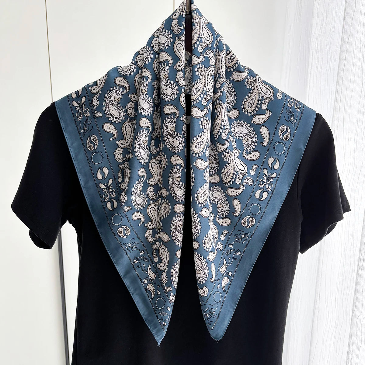 1pcs Luxury Square Scarf Cashew Print Bandana Women's Imitation Silk Scarf Casual Decoration 70cm Neckerchief Headband