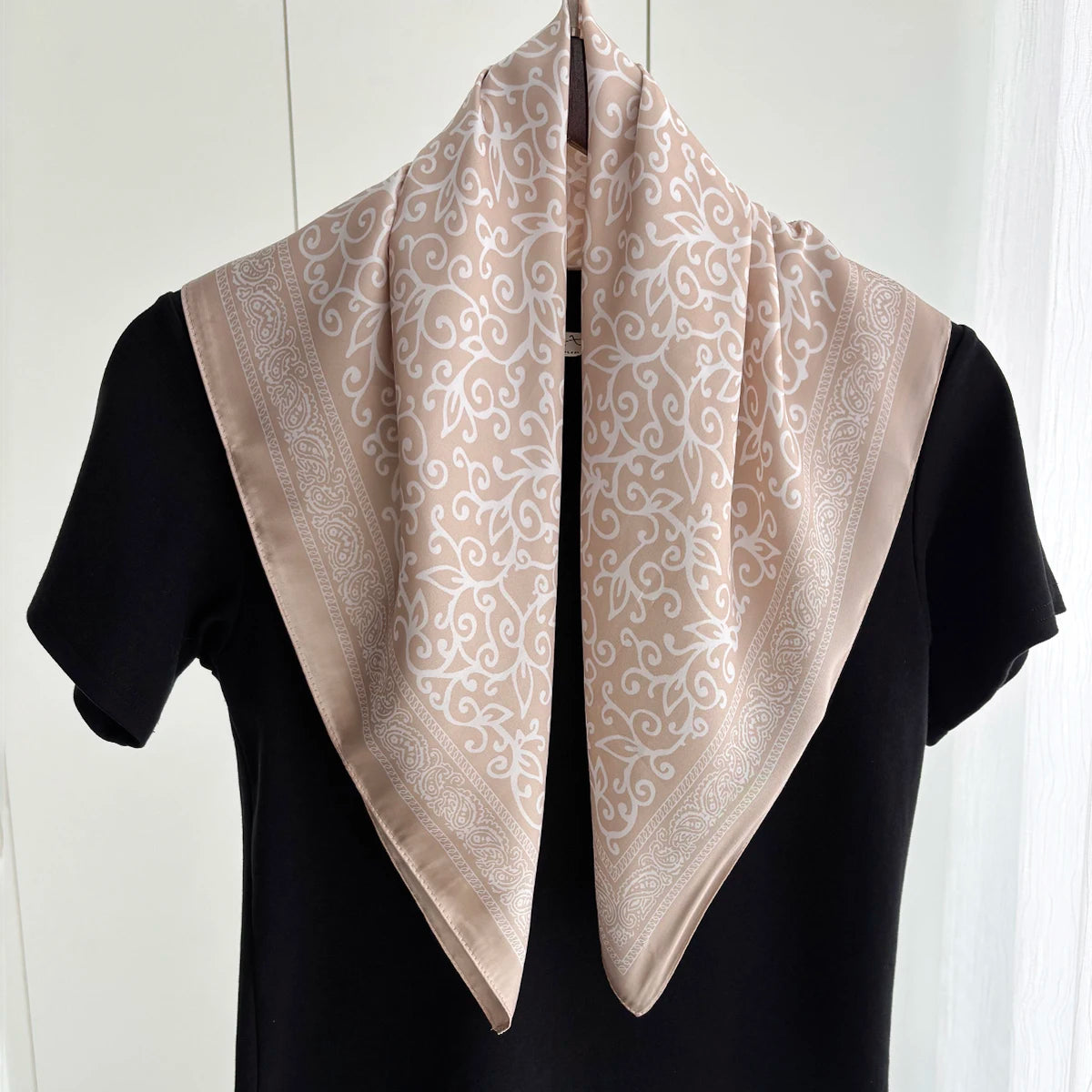 1pcs Luxury Square Scarf Cashew Print Bandana Women's Imitation Silk Scarf Casual Decoration 70cm Neckerchief Headband