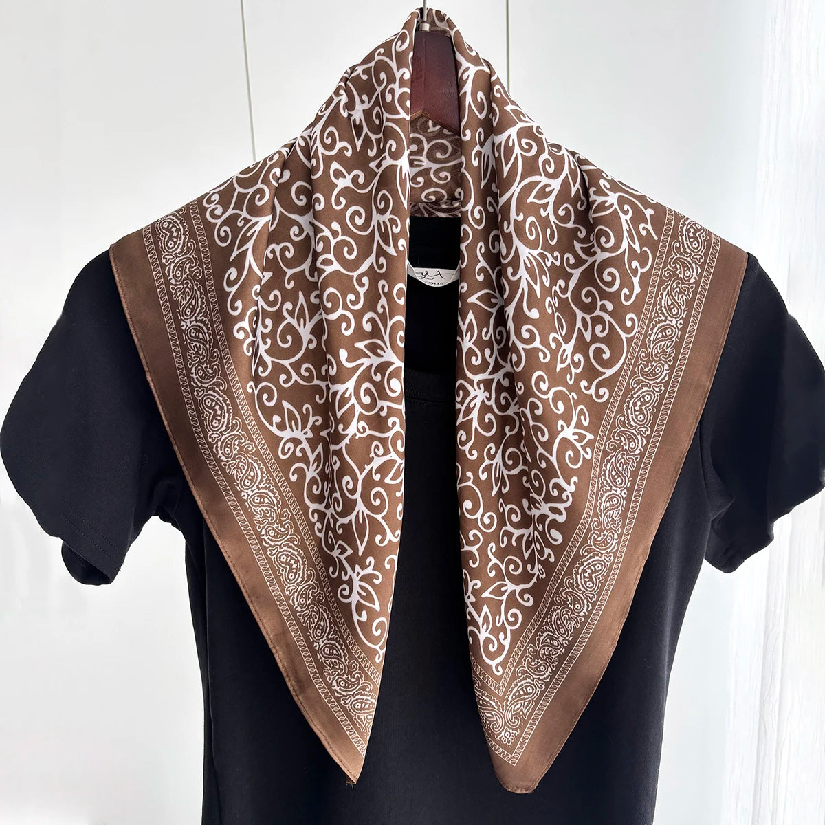 1pcs Luxury Square Scarf Cashew Print Bandana Women's Imitation Silk Scarf Casual Decoration 70cm Neckerchief Headband