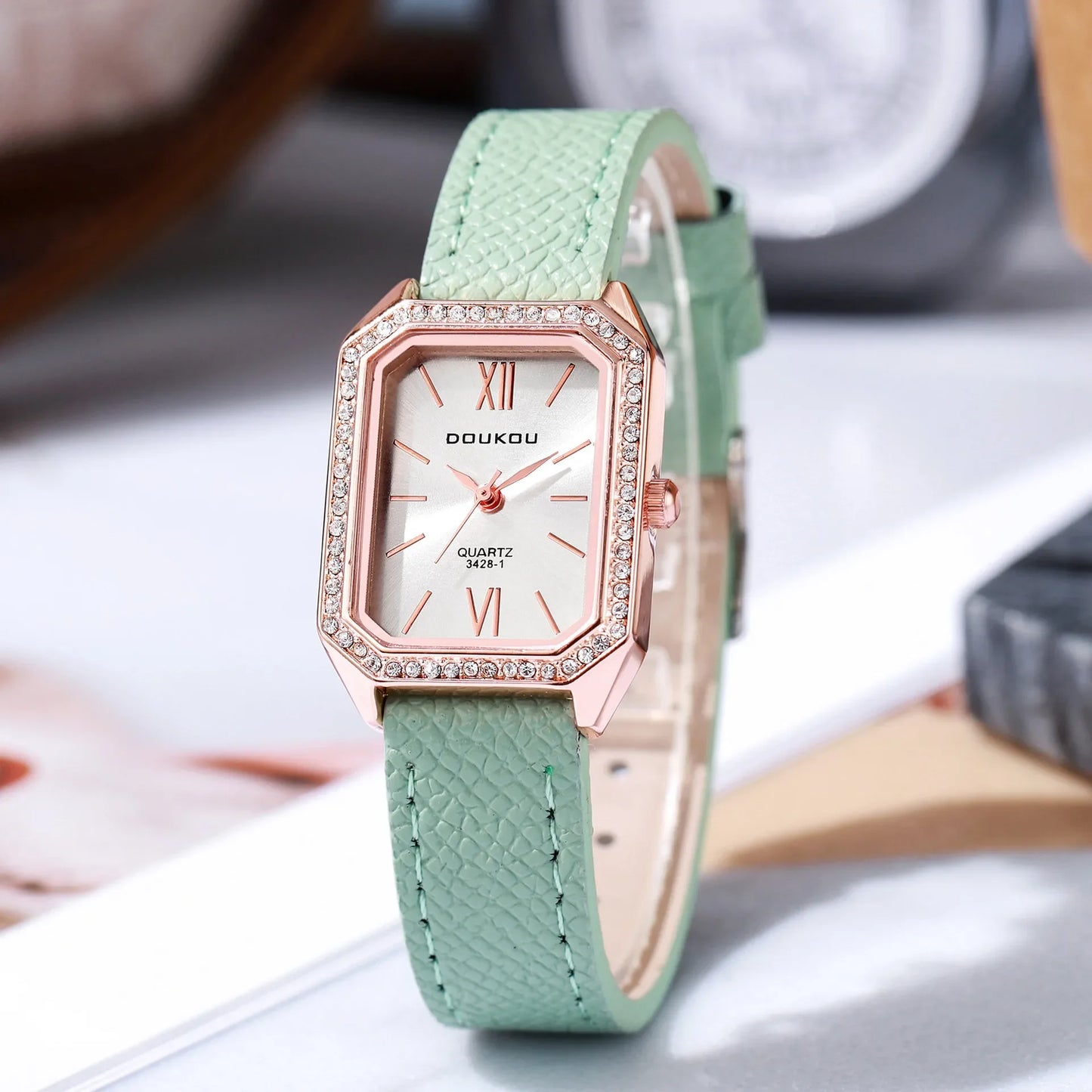 Luxury Inlaid Rhinestone Dial Quartz Watches Fashion Leather Strap Wristwatch Dropshipping Gifts Ladies Clock Relogio Feminino