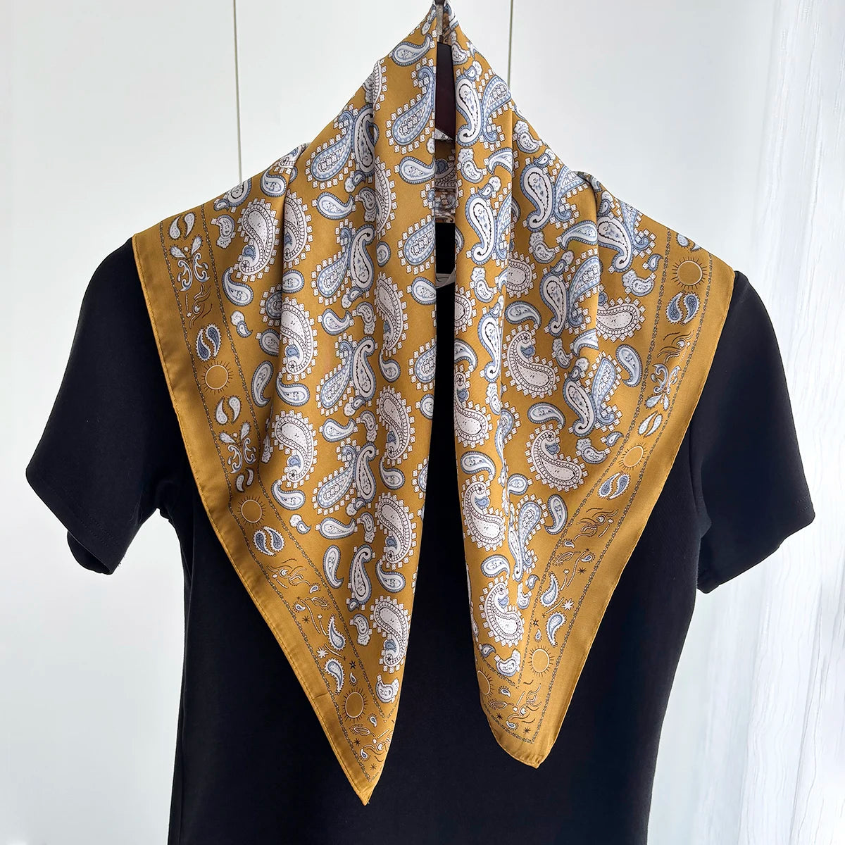 1pcs Luxury Square Scarf Cashew Print Bandana Women's Imitation Silk Scarf Casual Decoration 70cm Neckerchief Headband