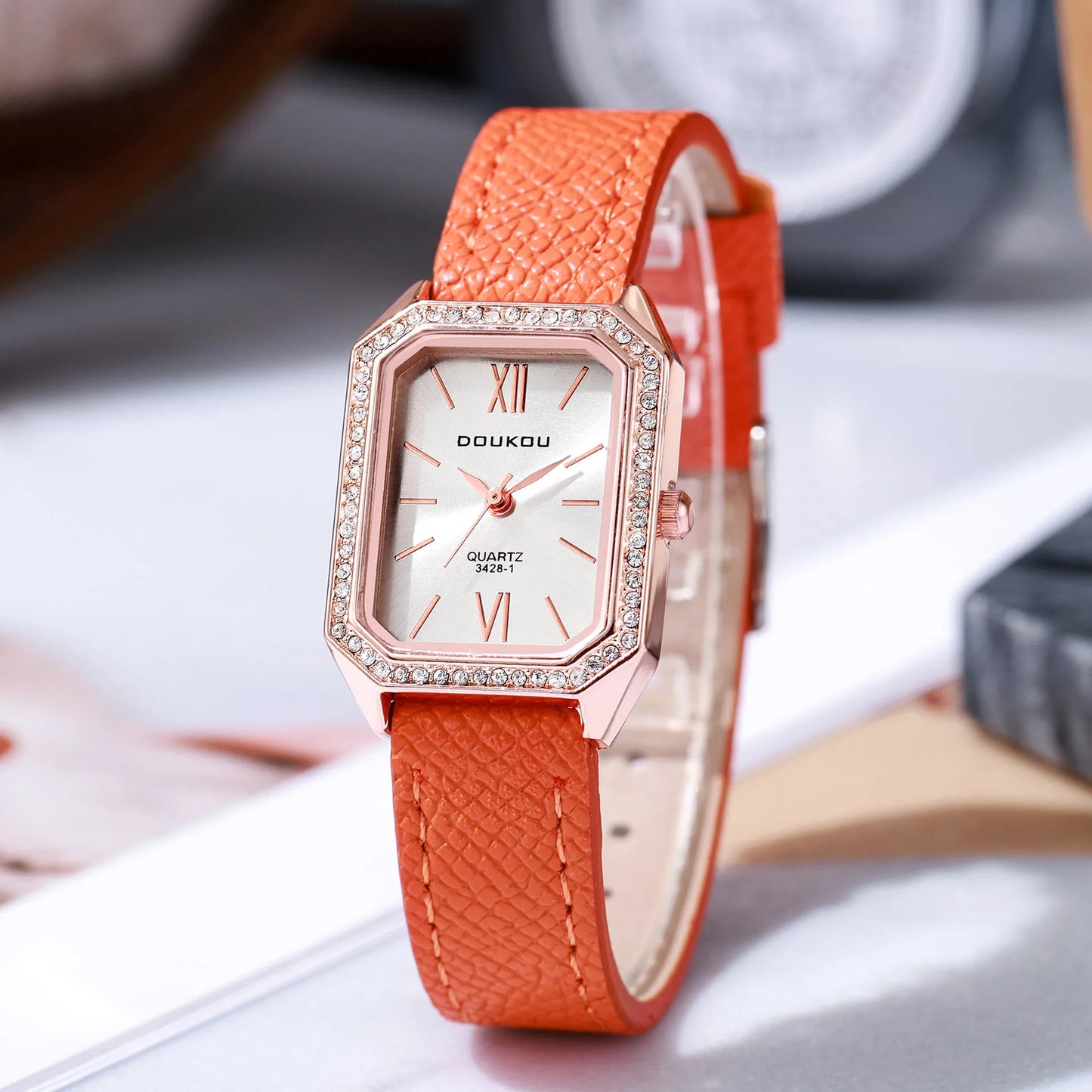 Luxury Inlaid Rhinestone Dial Quartz Watches Fashion Leather Strap Wristwatch Dropshipping Gifts Ladies Clock Relogio Feminino