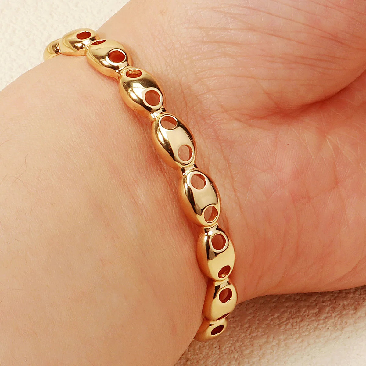 Miallo New Stainless Steel Trendy Open Bracelet Daily Bangles For Women Simple Lock Clasp Sparkling Zirconia Bracelet As Gifts