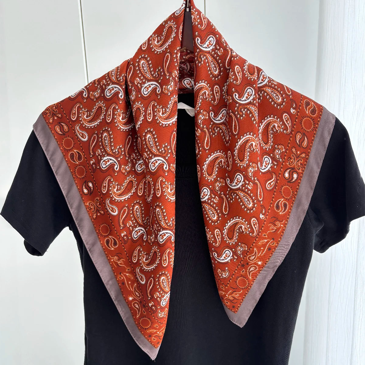 1pcs Luxury Square Scarf Cashew Print Bandana Women's Imitation Silk Scarf Casual Decoration 70cm Neckerchief Headband
