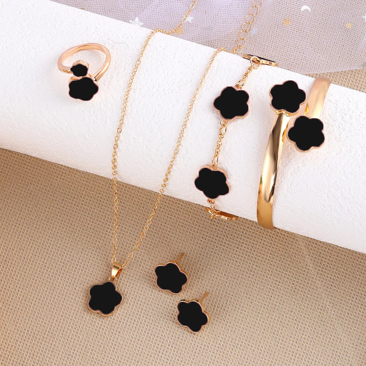 Jewelry Set Lucky Clover Bracelet, Earrings, Necklace and Ring Elegance French Niche Suitable for Daily Wear As A Gift For