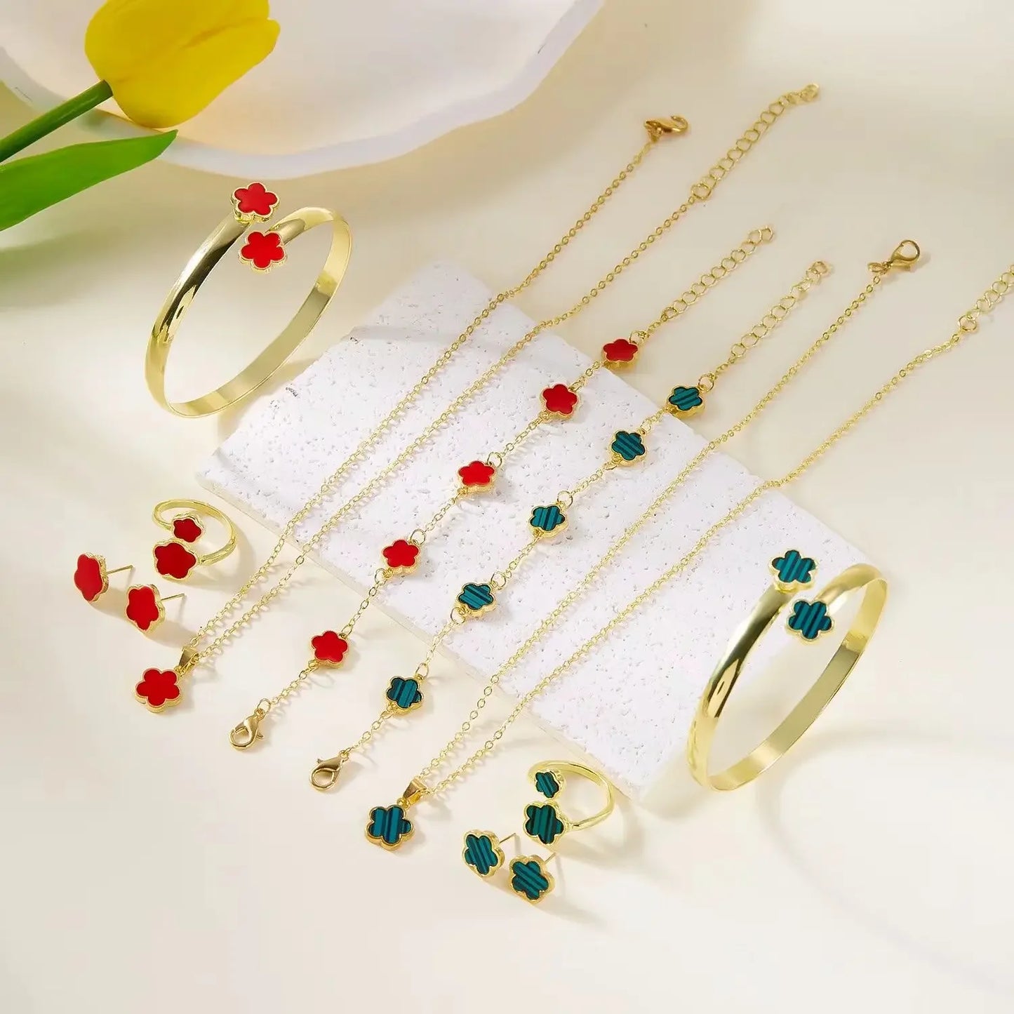Stainless Steel Clover Jewellery Set Luxury Lucky Flower Design Pendant Jewelry Sets for Women  Simple Fashion Matching Set